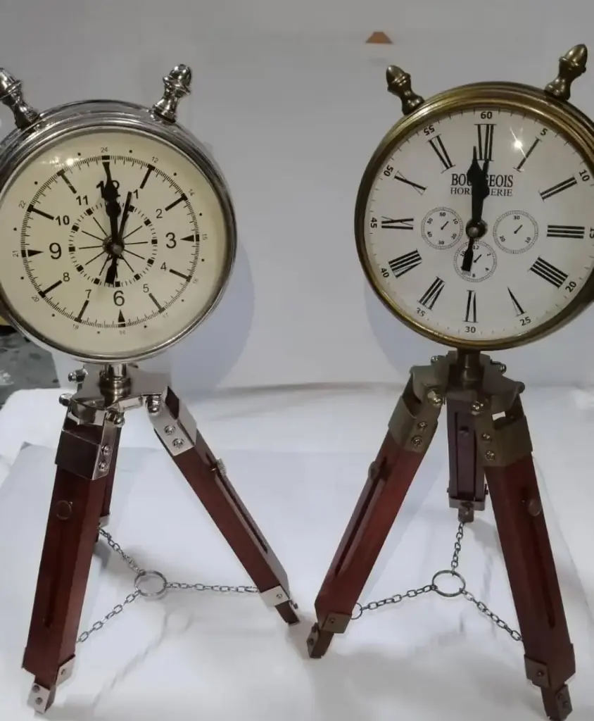 [SB-1146] Tripod Clock