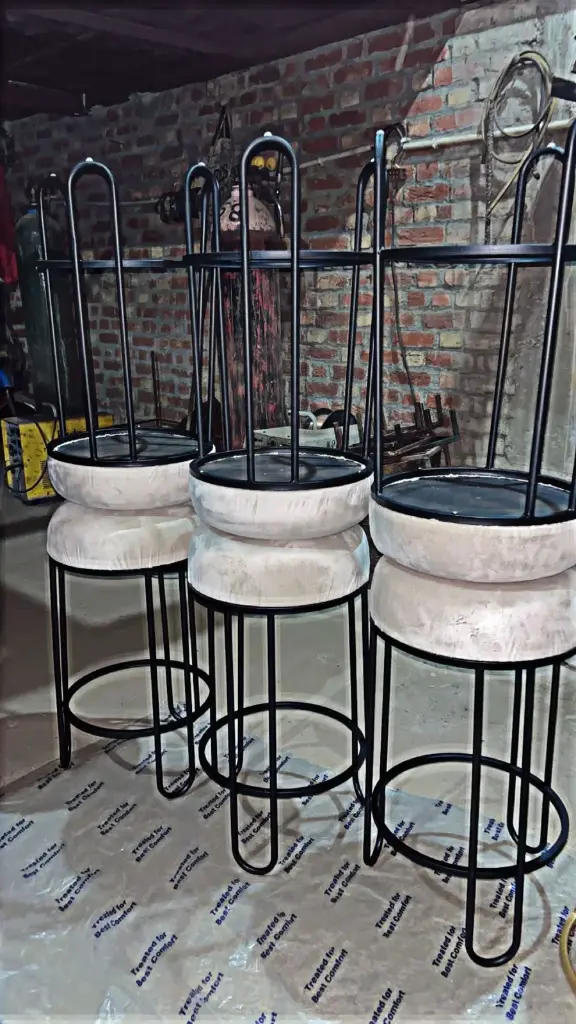 [SB-1171] Cushioned Stools