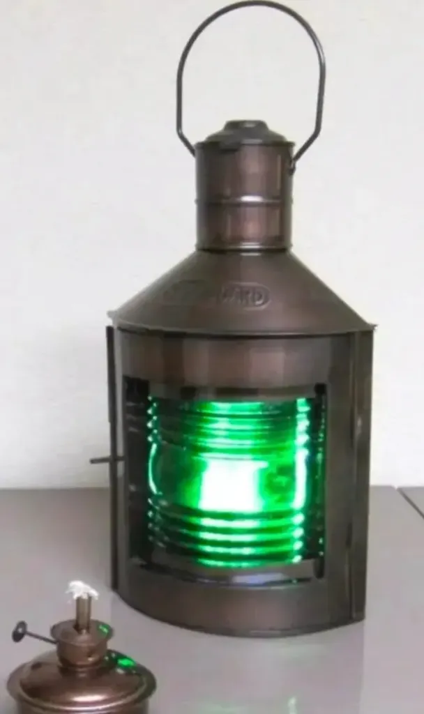 Ship Oil Lamp (Starboard Lamp)