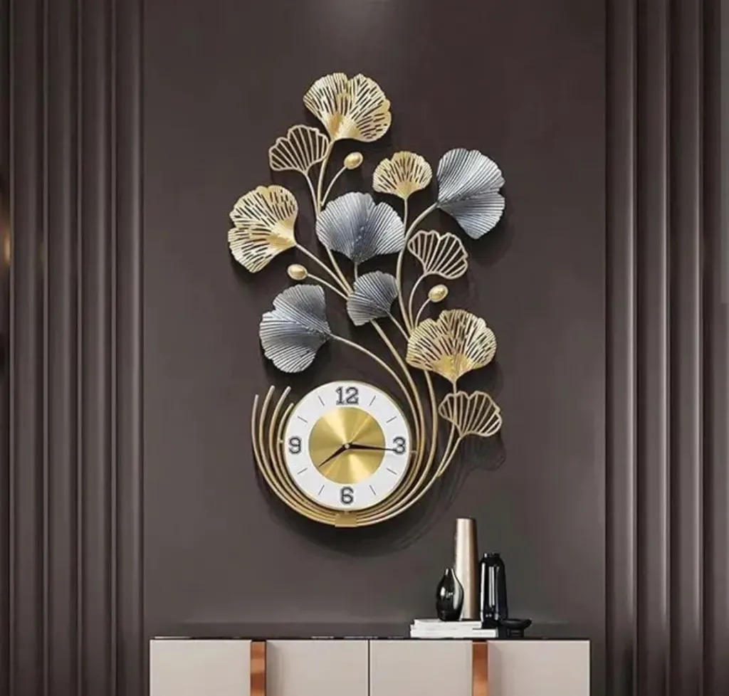 Wall Clock With Leaf Design Decor