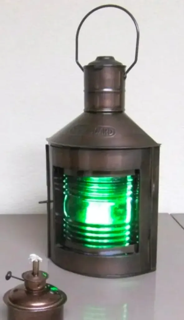 [SB-1423] Ship Oil Lamp (Starboard Lamp)